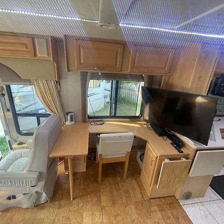 Отель Rundle Mountain Rv Park Канмор Экстерьер фото