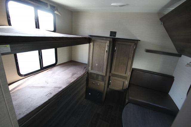 Отель Rundle Mountain Rv Park Канмор Экстерьер фото