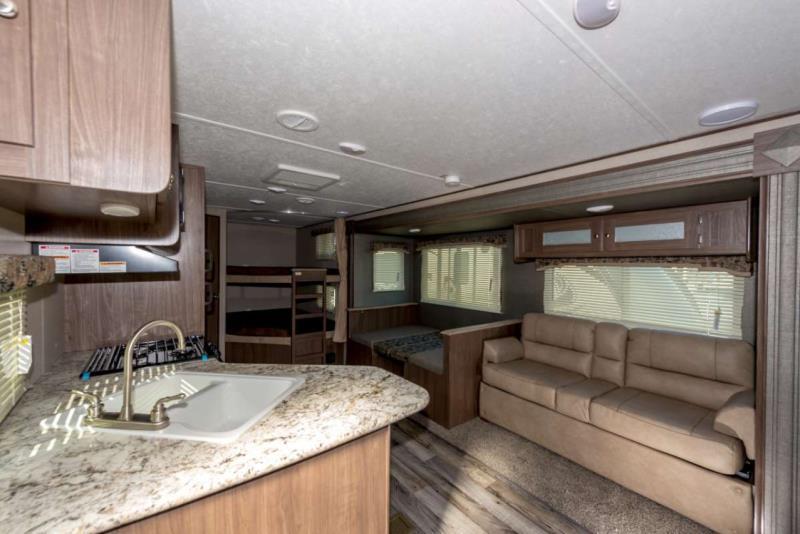 Отель Rundle Mountain Rv Park Канмор Экстерьер фото